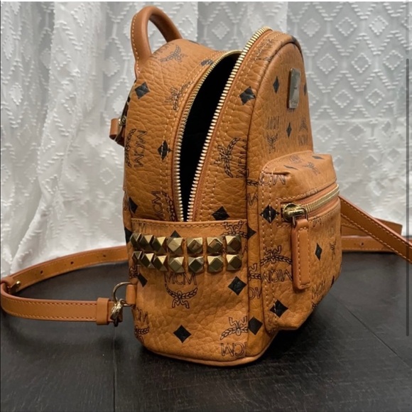 MCM MINI Shark convertible backpack - Picture 6 of 16